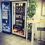 圣纳泽尔拉博勒青旅 酒店 特里尼亚克