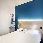 酒店 圣纳泽尔拉博勒青旅 *