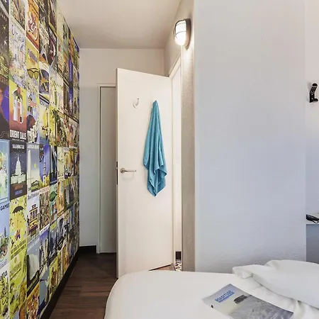 Hotelf1 Saint Nazaire La Baule מלון *