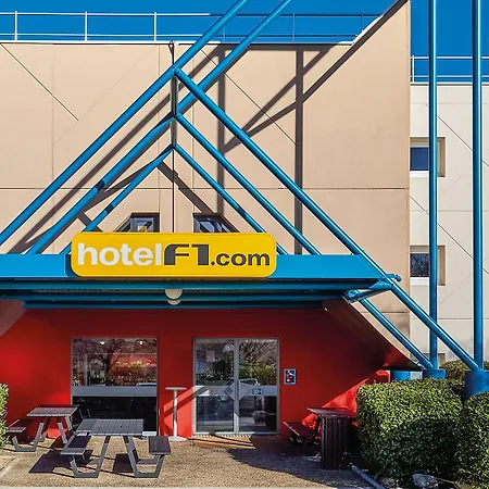 Hotelf1 Saint Nazaire La Baule فندق *