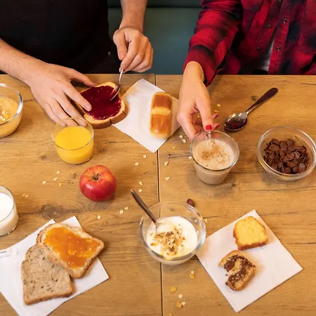 Hotelf1 Saint Nazaire La Baule * تريغناك