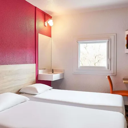 Hotelf1 Saint Nazaire La Baule Отель *
