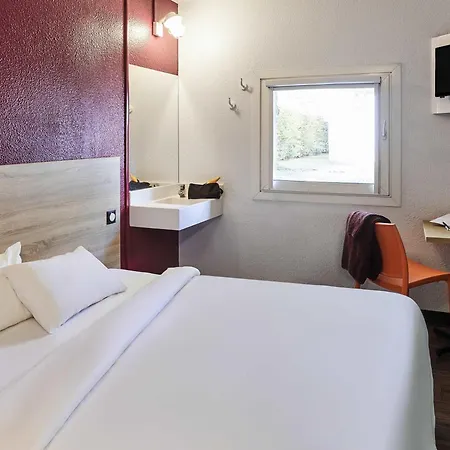 Hotelf1 Saint Nazaire La Baule * Триньяк
