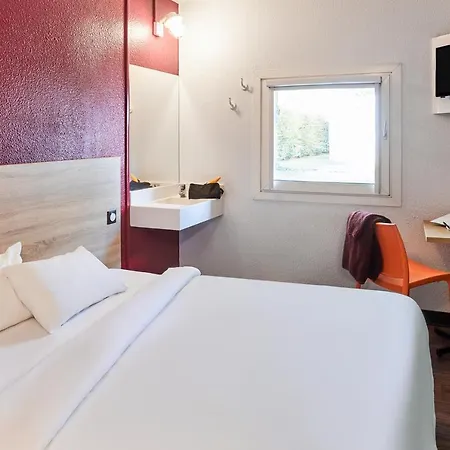 Отель Hotelf1 Saint Nazaire La Baule Триньяк